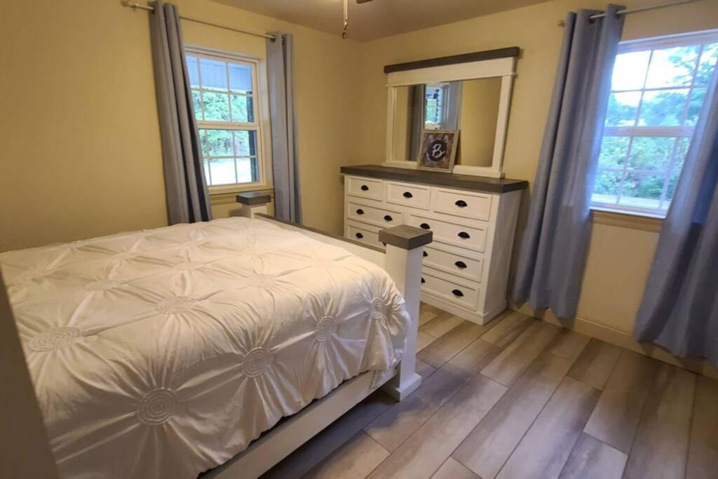 Farm House Stay With Soaking Tub And Hot Tub Barn Hammond Exterior foto